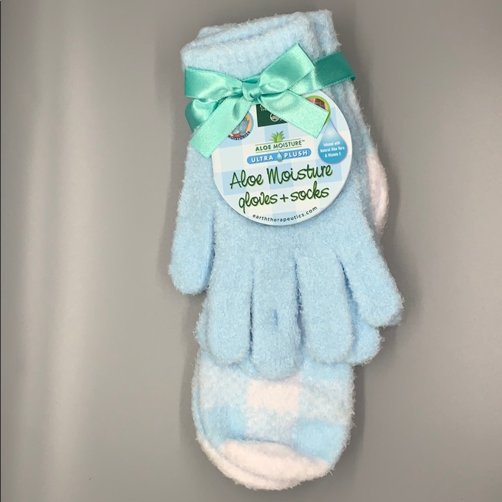 Earth Therapeutics Aloe Moisture Gloves & Socks